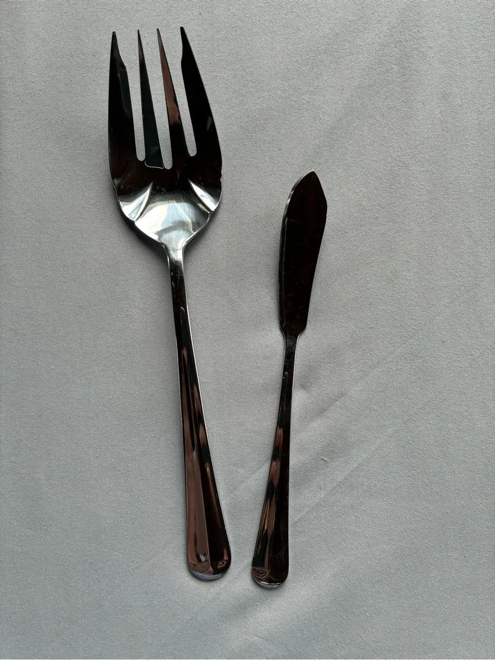 Reed & Barton Crest Serving Fork & Master Butter Knife Set Stainless